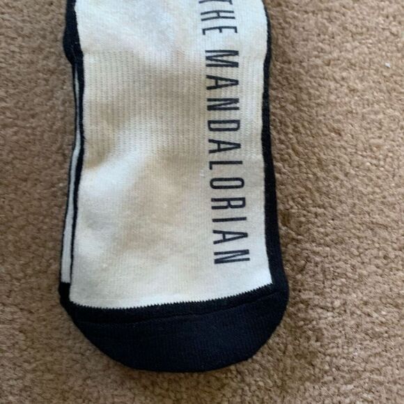 Disney Star Wars The Mandalorian Size L/XL Adult Socks *New* - Picture 4 of 6